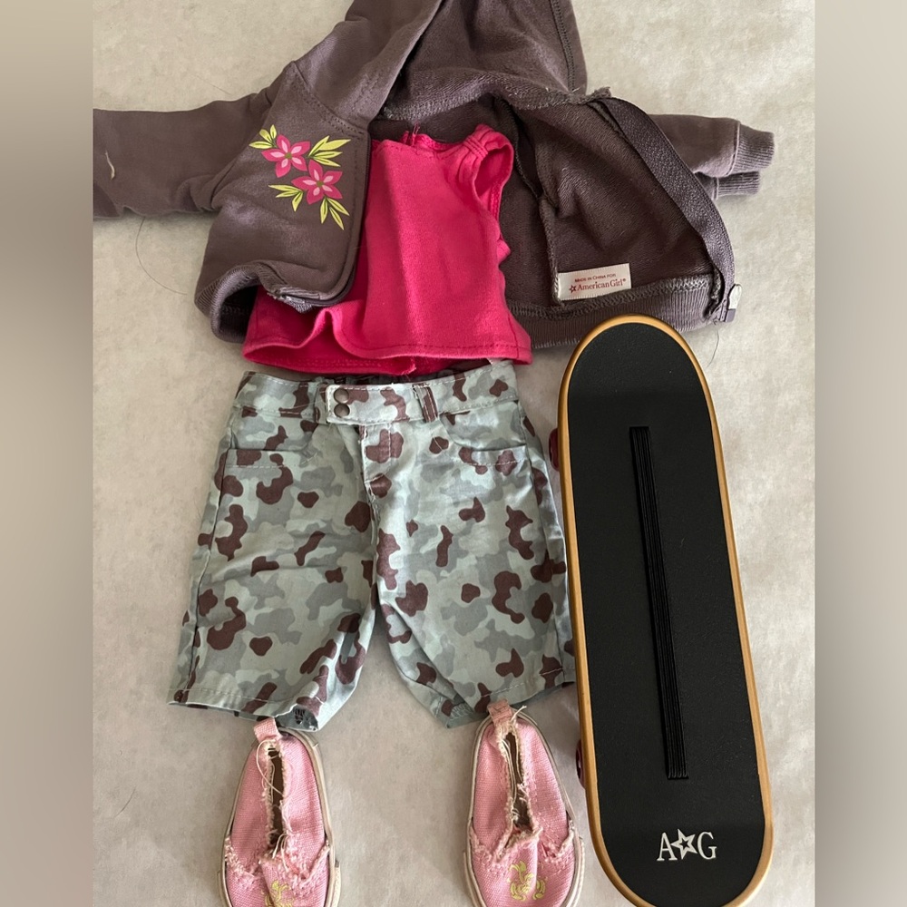 American Girl doll skateboard outfit - Picture 2 of 2